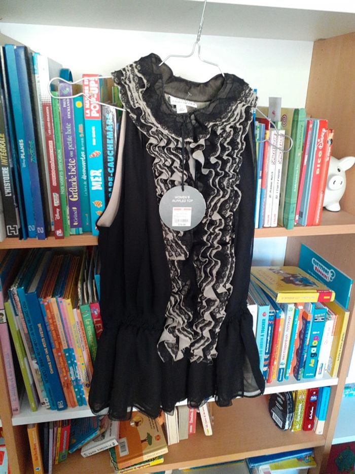 Haut dentelle neuf - photo numéro 4