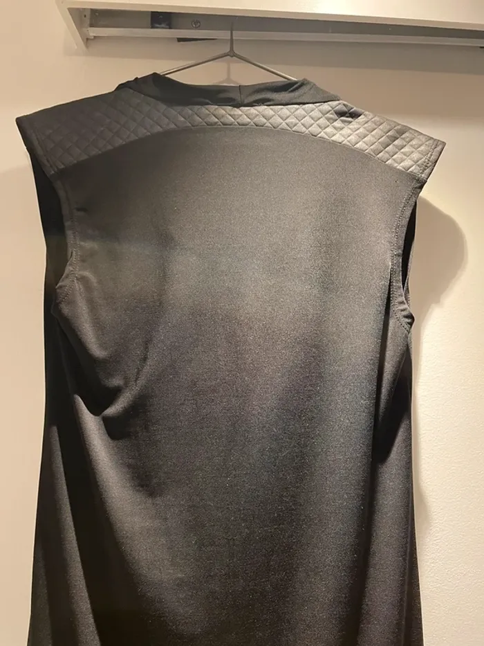 Jolie robe noir fluide taille 38/40 - photo numéro 7
