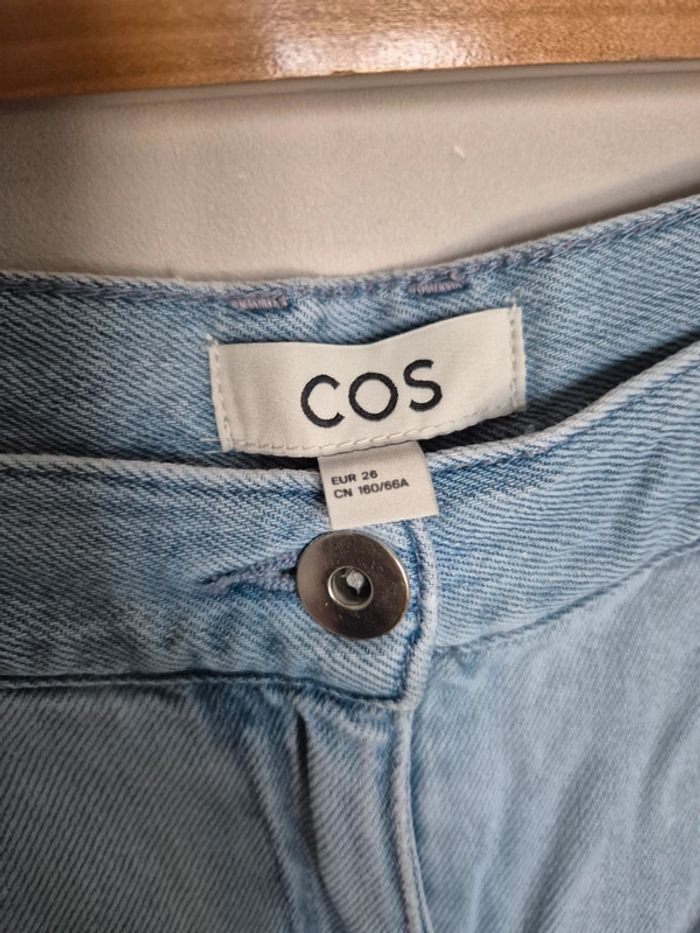 Short Cos taille 26 - photo numéro 2