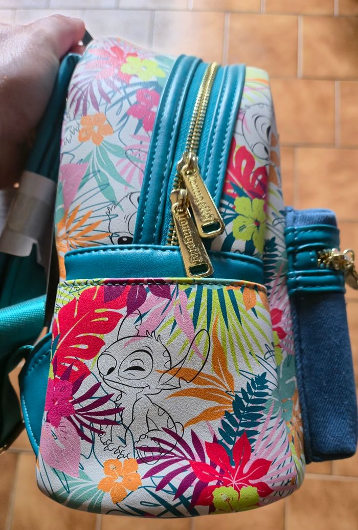 Sac à dos Loungefly stitch version fleurie neuf - photo numéro 2