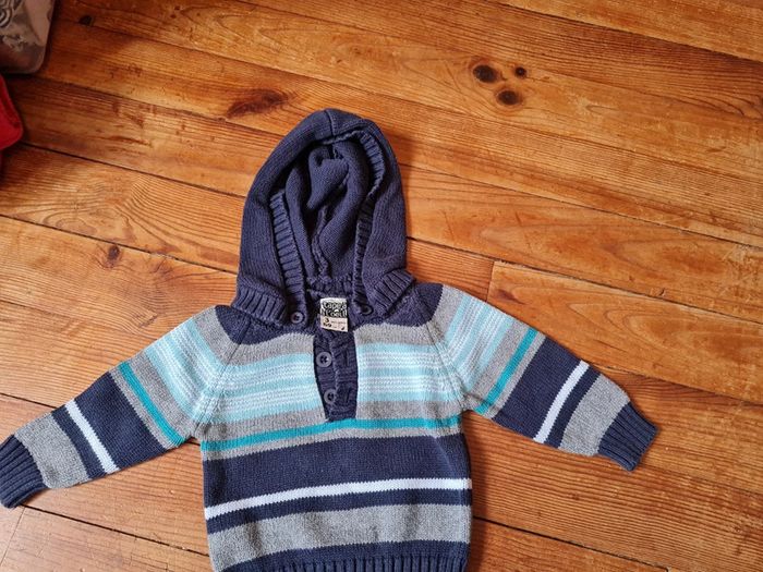 Pull tape à l'œil taille 3 mois possibilité de retirer la capuche - photo numéro 2