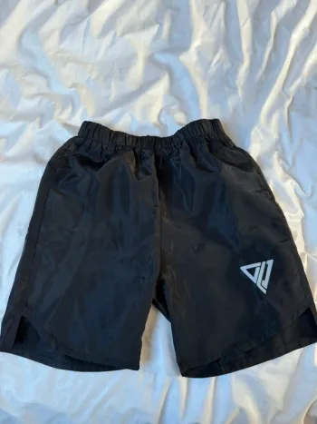 Short noir