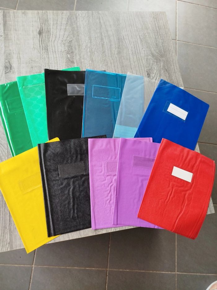 Lot de 11 protèges cahiers