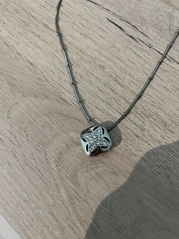 Collier et son pendentif