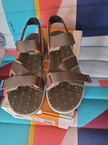 sandales timberland t38 neuf (28e)