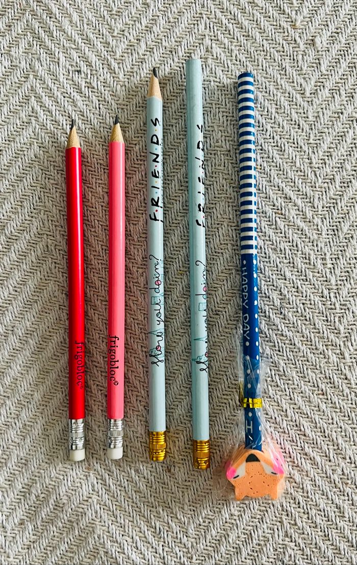 Lot 5 crayons à papier