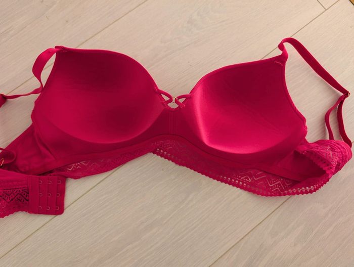 Soutien gorge neuf 80D - photo numéro 4
