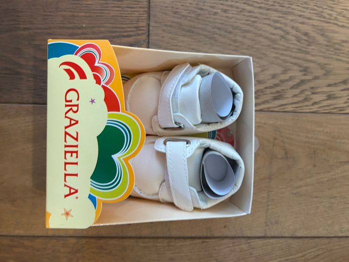 Chaussons blancs - Graziella - Neuf avec étiquette - T.17 (3/6 mois) - photo numéro 4