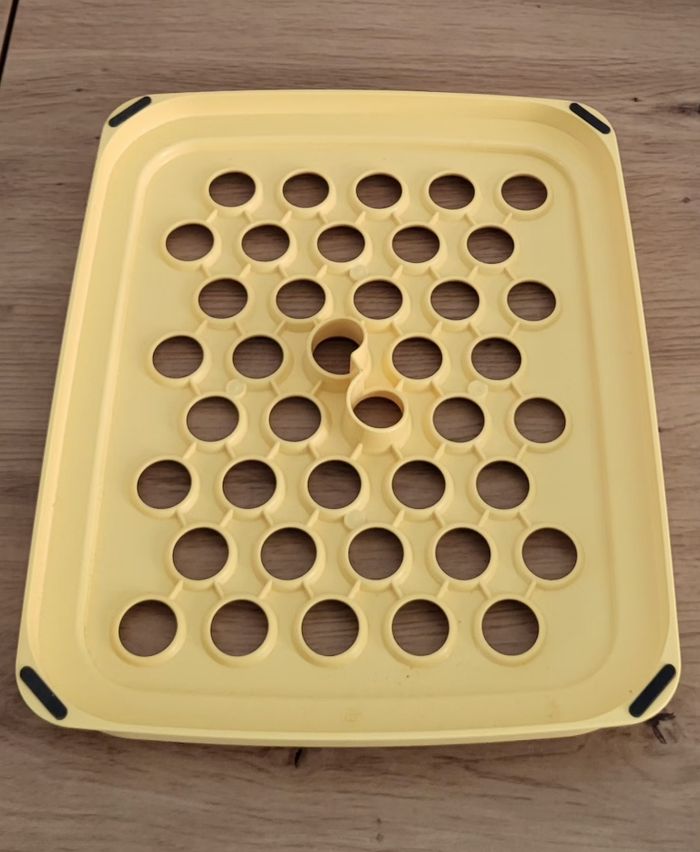 Plaque à ravioles Tupperware jaune 31x26 cm - photo numéro 2