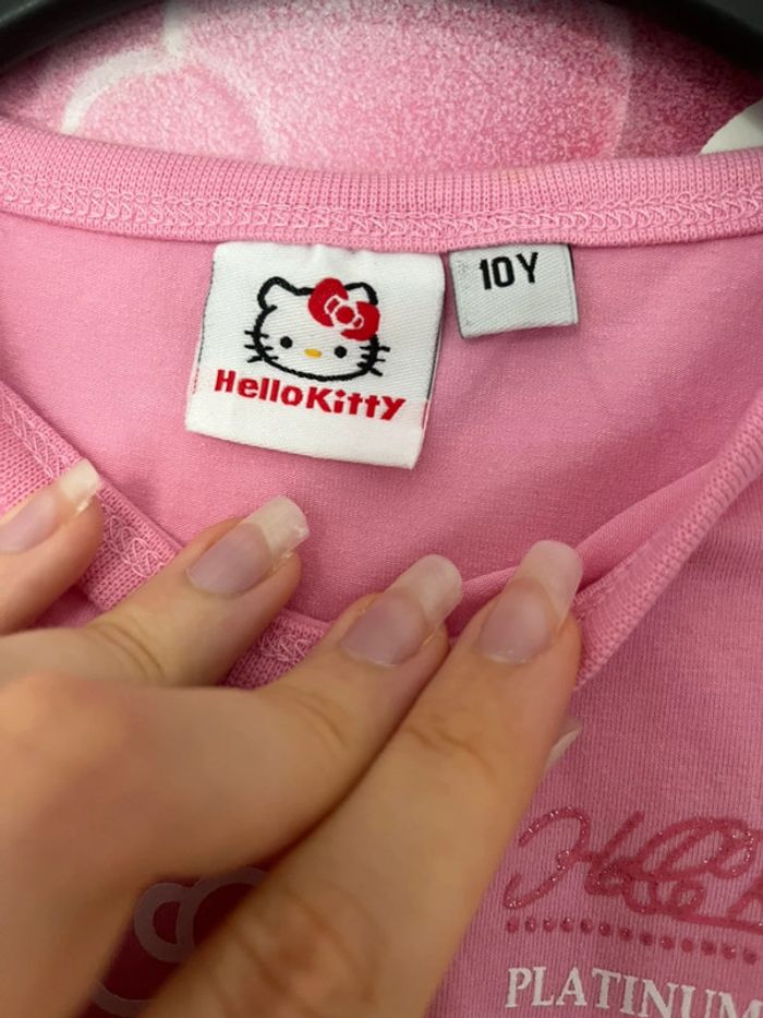 Débardeur rose, Hello Kitty avec détails pailletées 10 - photo numéro 3