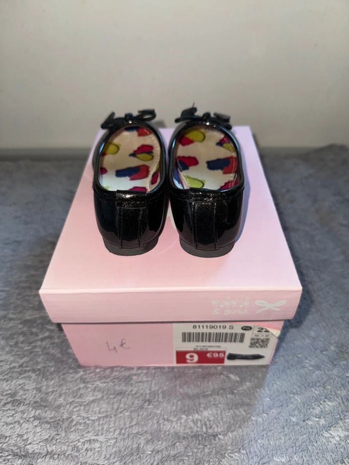Ballerine noires vernis à paillettes chaussea 22 TBE neuves - photo numéro 3