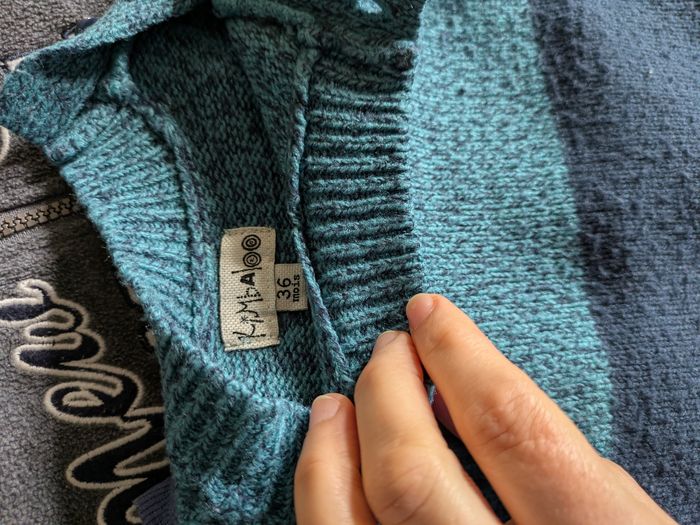 Lot de 5 pulls sweats 2 ans garçon - photo numéro 4