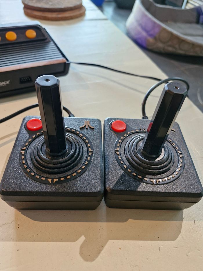 Console de salon atari flashback 8 - photo numéro 3