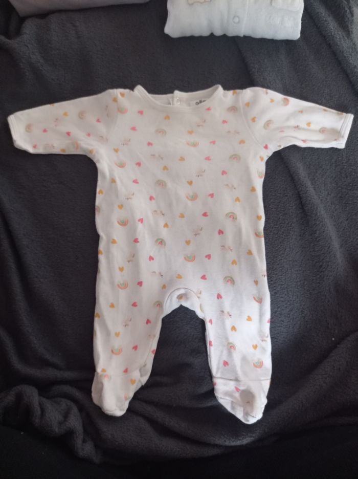 Pyjama 1 mois - photo numéro 2