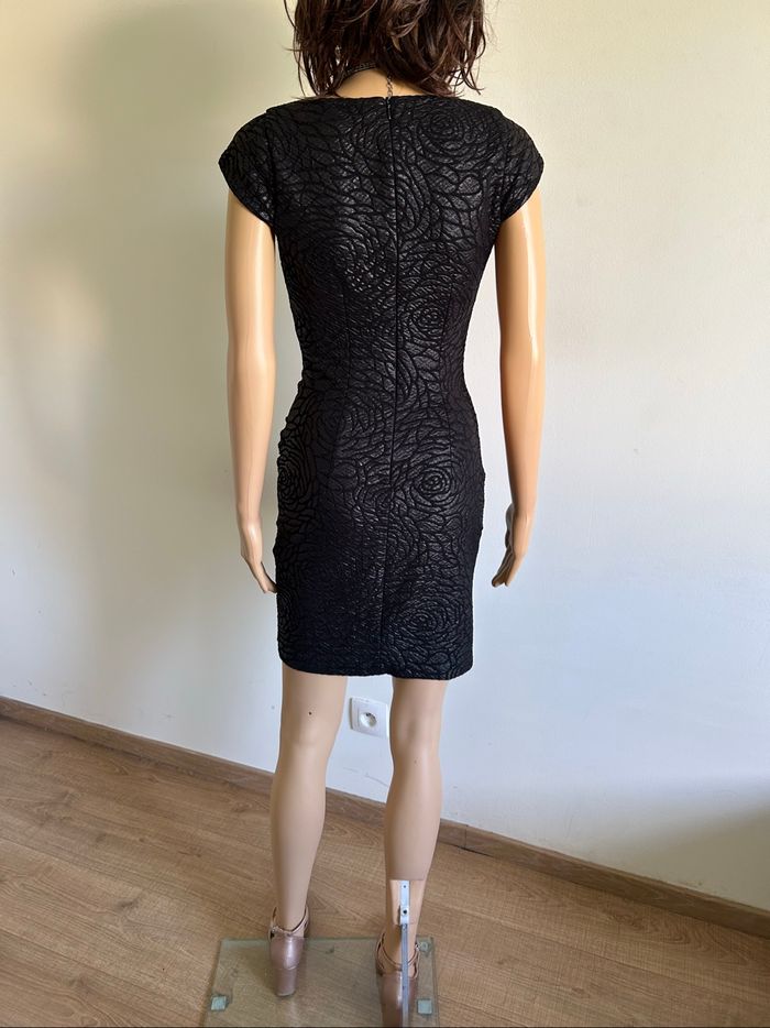 Robe noire à manches courtes Rinascimento taille S jamais portée - photo numéro 6
