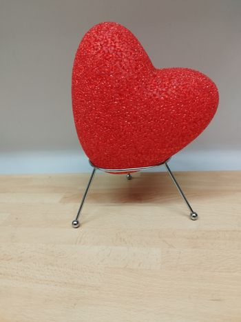 Décoration cœur rouge
Dimension 18 cm x 17 cm x 8 cm