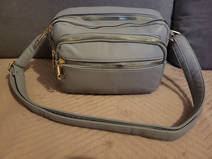 Superbe sac en bandoulière neuf