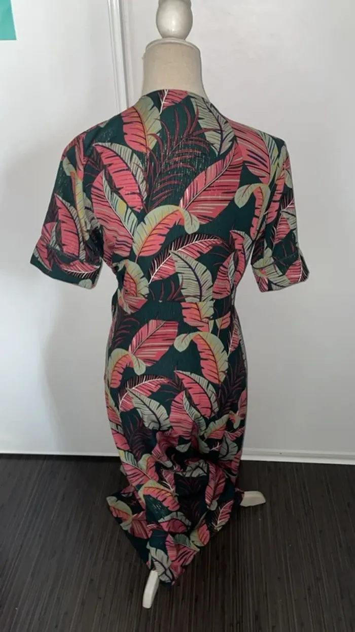 Robe portefeuille longue Mamouchka Paris "Ouragan" taille M - Motif feuilles exotiques rose & vert - photo numéro 3