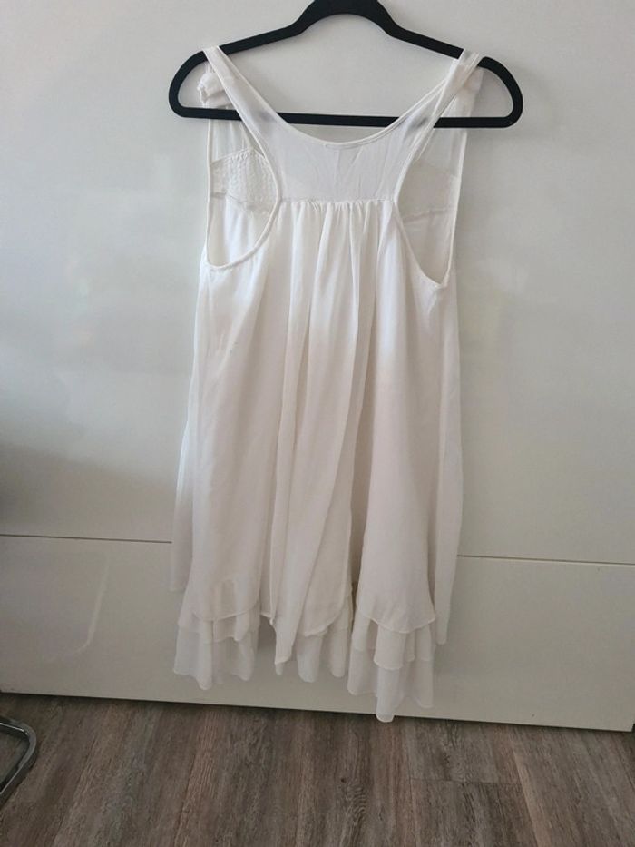 Robe blanche à volant - photo numéro 4