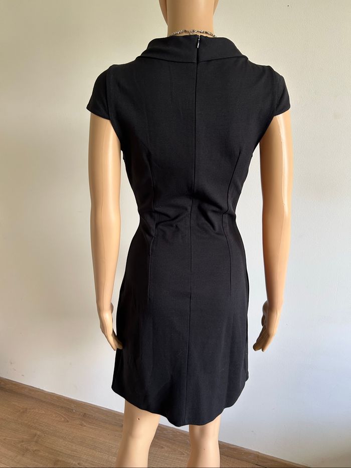 Robe noire à manches courtes Naf Naf taille 36 TBE - photo numéro 5