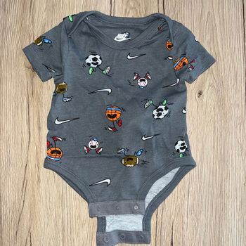 Body 3 mois Nike manches courtes