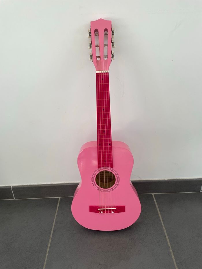 Guitare rose