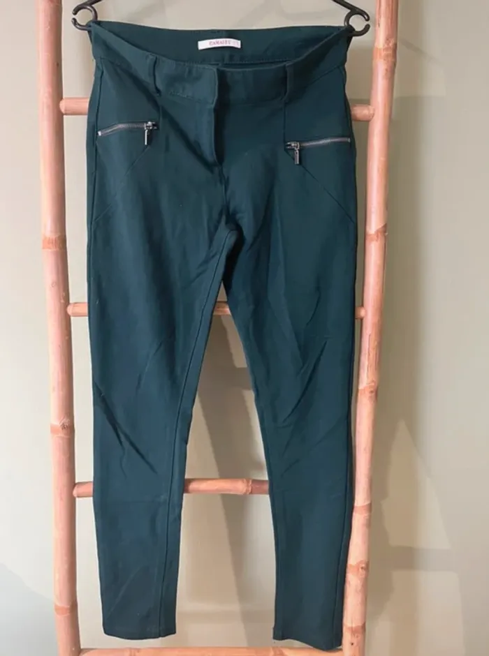 Pantalon slim Camaïeu taille 36 vert sapin avec détails zippés - photo numéro 3