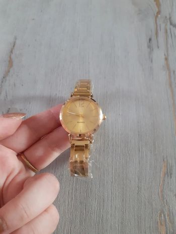 Montre femme dorée