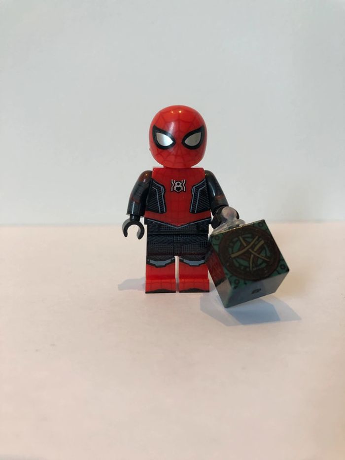 Figurine type lego Spiderman Marvel