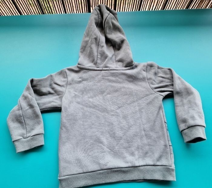 Pull Sweat à capuche kaki garçon avec dragon _ taille 5 ans _ Kiabi
Quelques bouloches