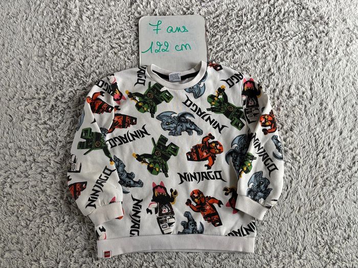 Sweat lego ninjago 7 ans