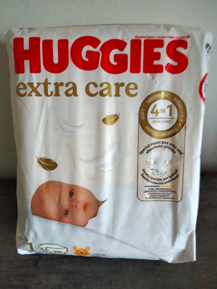 26 couches Huggies taille 1