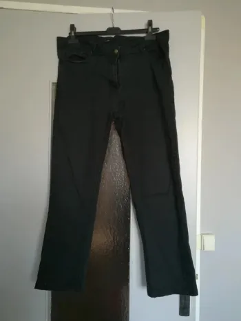 Jean noir taille 46