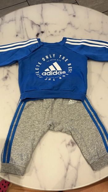 Ensemble Adidas gris et bleu