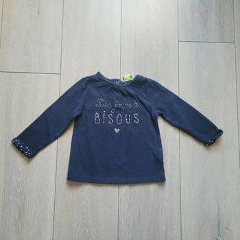 Pull fin bleu marine. Fille2 ans. Marqué Tape à l oeil