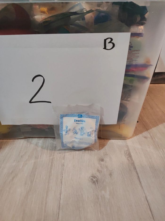 Figurine McDonald's dragon..