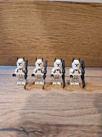 Figurines type lego 4 clones blanc star wars