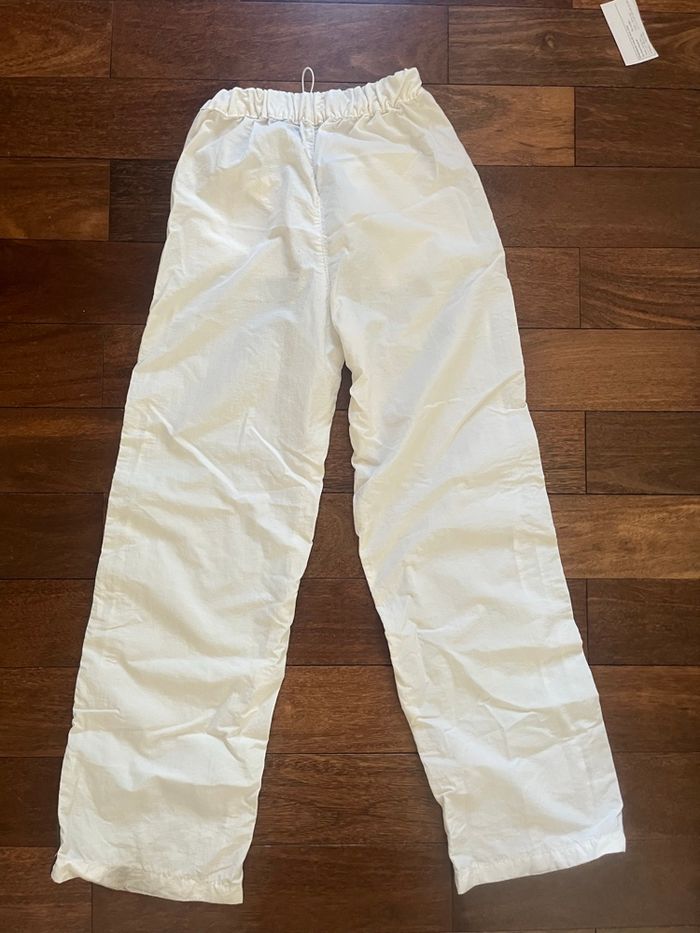 Pantalon parachute baggy danse blanc pull and bear taille XS - photo numéro 3