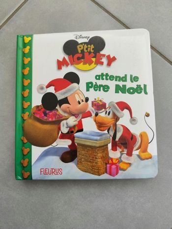 Livre P'tit Mickey attend le Père Noël 