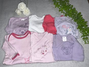 Tres beau lots de 7 bodies bébé fille
