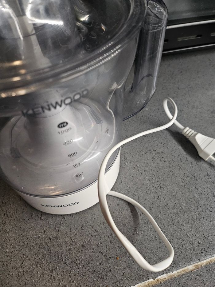 Extracteur de fruits  marque kenwoond - photo numéro 3