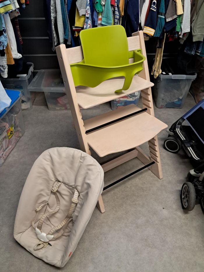 Chaise haute évolutive stokke tripp trapp avec baby set.  New born set  et housse - photo numéro 2