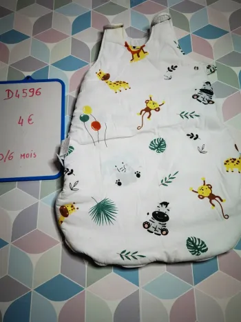 D4596 - gigoteuse garçon 0/6 mois