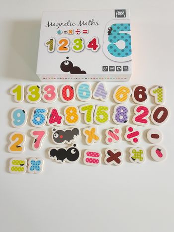 Chiffres magnétiques en bois