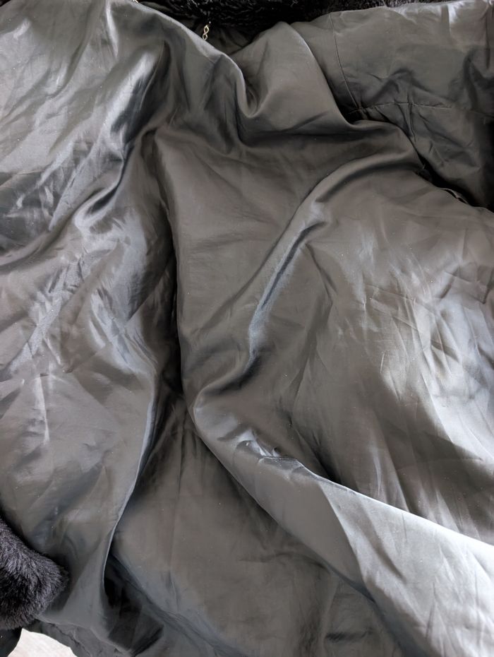 Manteau noir à fausse fourrure taille L - photo numéro 3