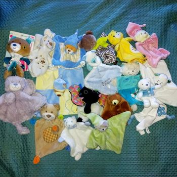 Lot de 17 doudou toutes marques