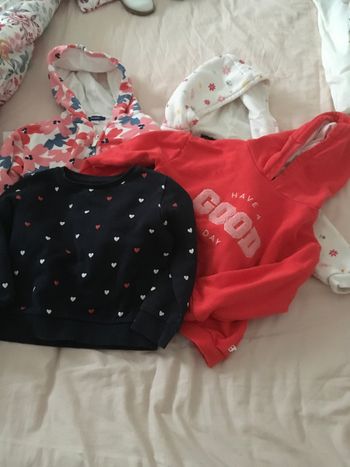 Lot sweat et gilets 3 ans