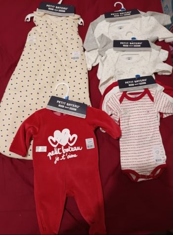 Lot 3 mois petit bateau neuf