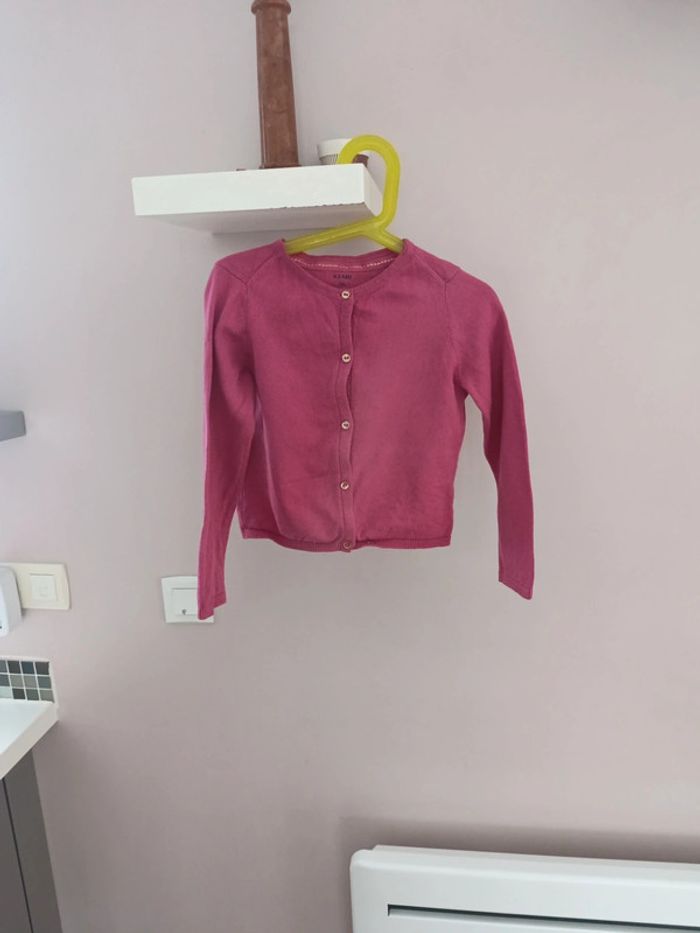 Très joli Gilet rose Kiabi 5 ans