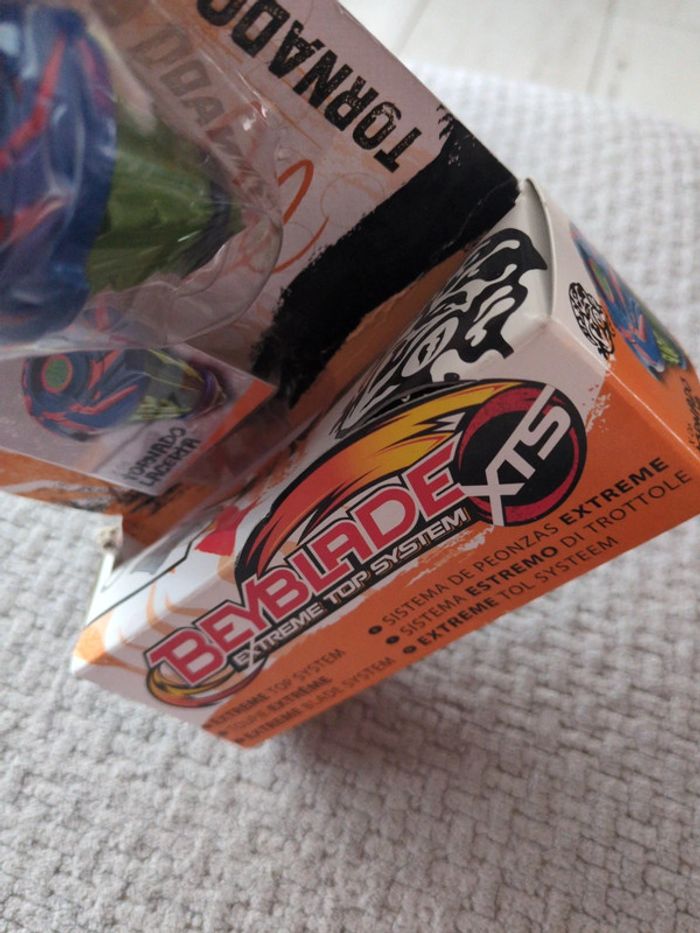 Toupie Beyblade extrême top system XTS X06 - photo numéro 9